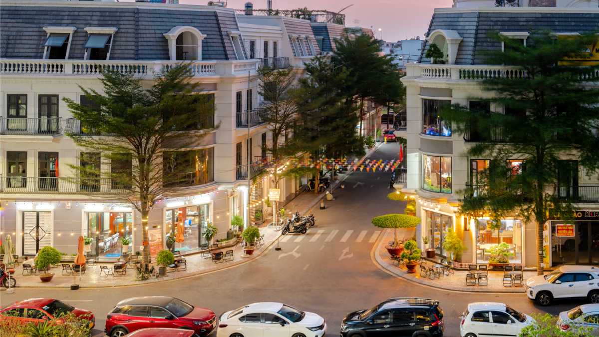 Nhà phố Charm Plaza City Dĩ An